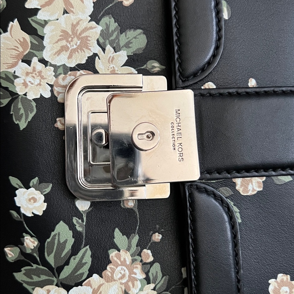 Michael Kors Crawford Floral Shoulder Bag - Picture 14 of 16